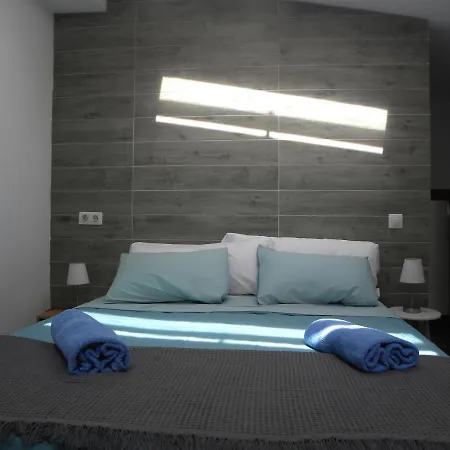 Siroko Surf House *